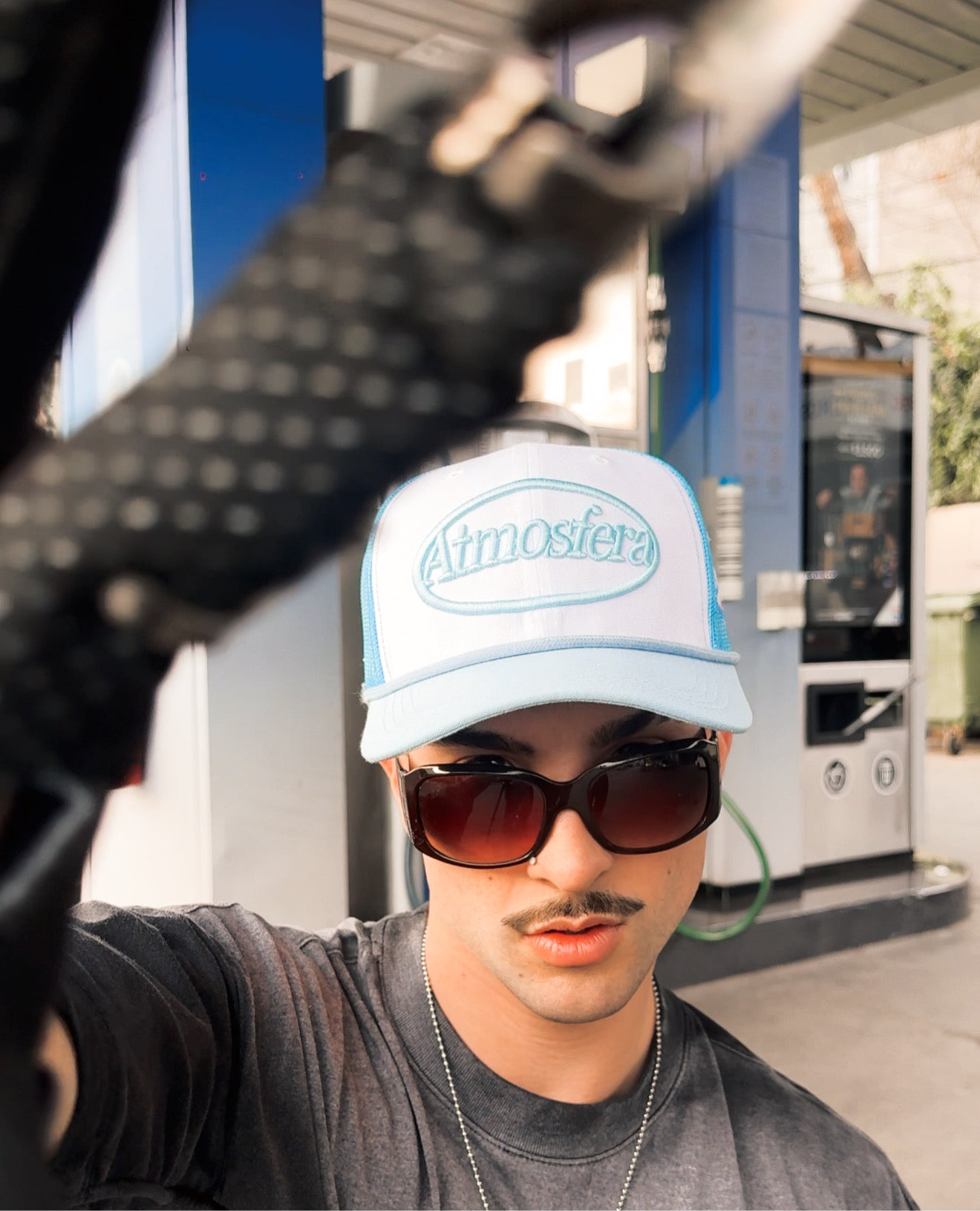 Gorra Atmosfera Eclipse Celeste con Blanco