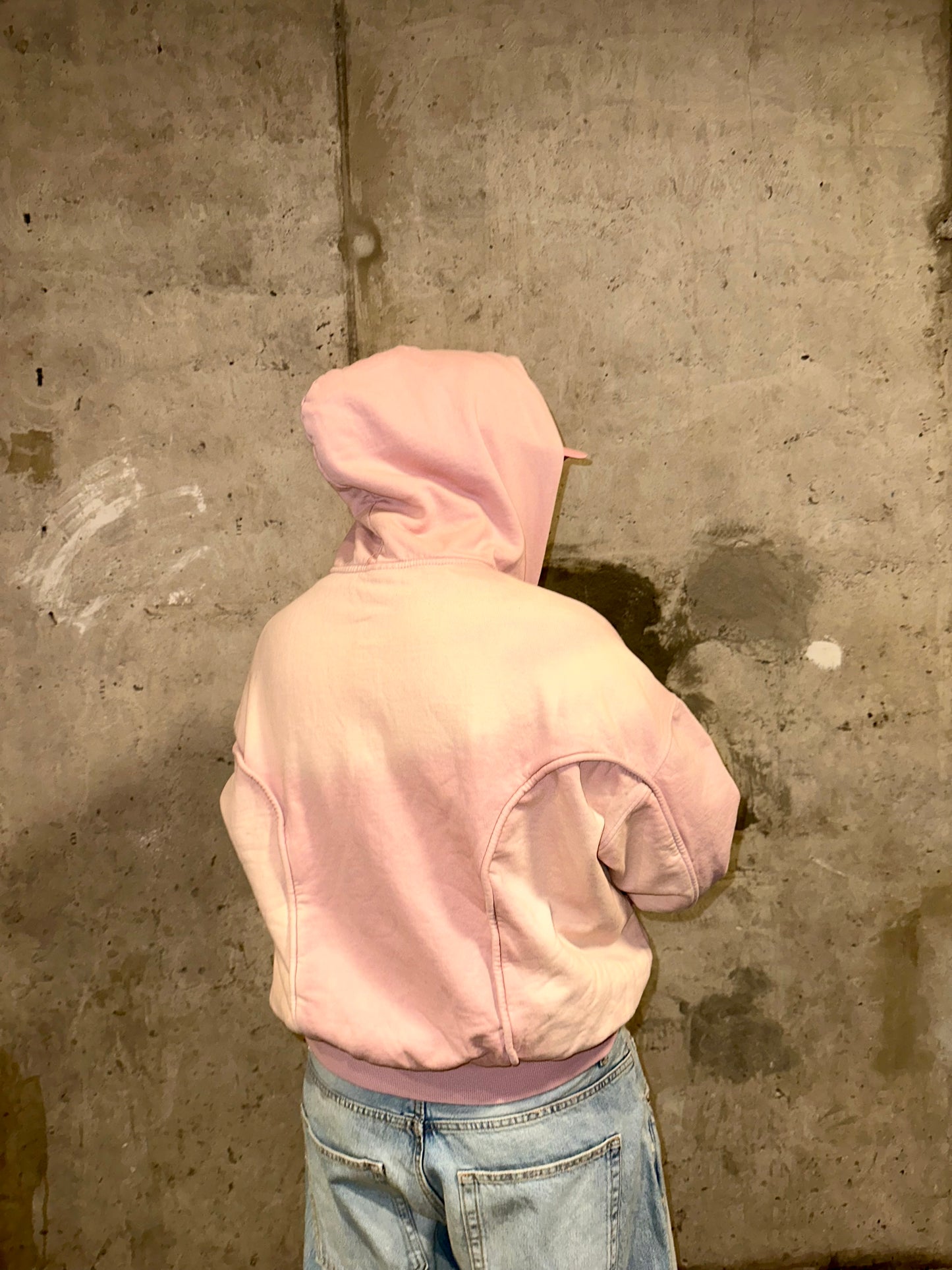 Poleron Boxy Fit Atmosfera Zip Esencial Rosado