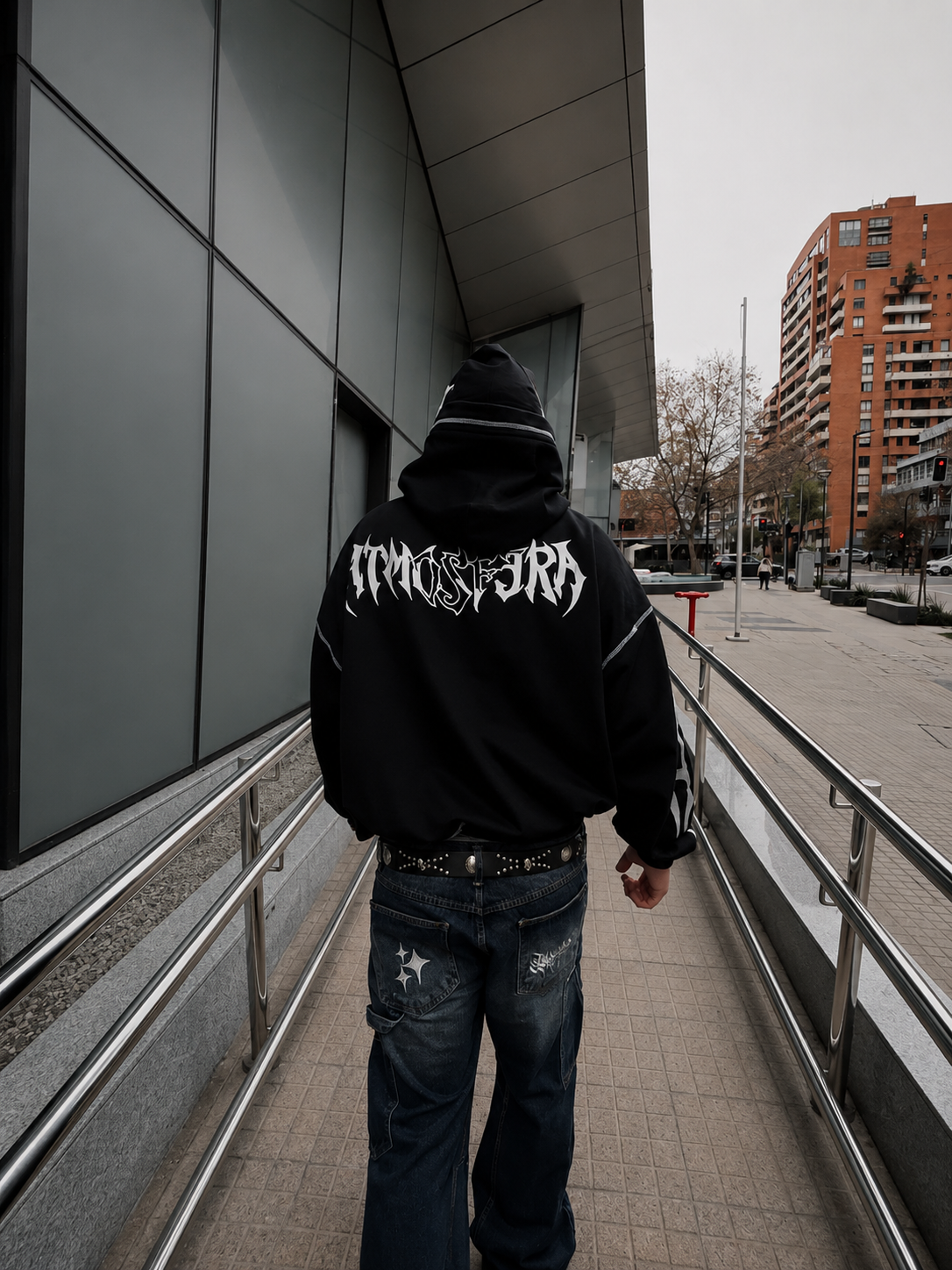 Polerón Boxy Fit Obsidian Negro | Atmosfera