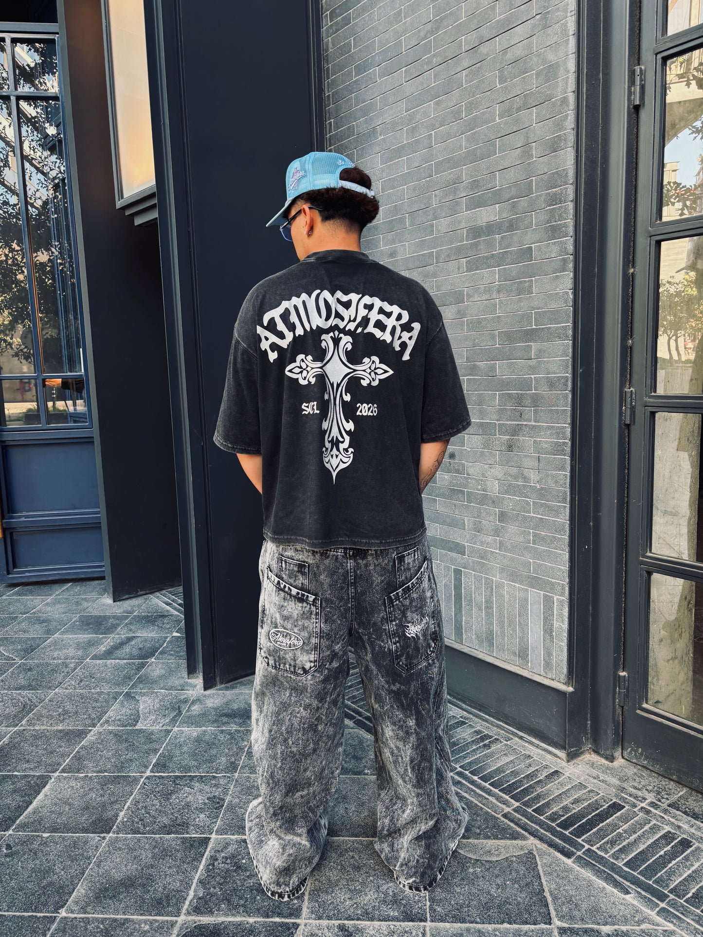 Polera Boxy Fit Atmosfera Crux Nior Grabillada