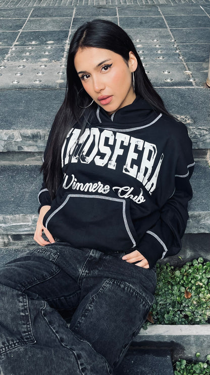 Poleron Boxy Fit Atmosfera Winniers Club Negro  Remallado Blanco . PRE - ORDEN 15 Días Hábiles