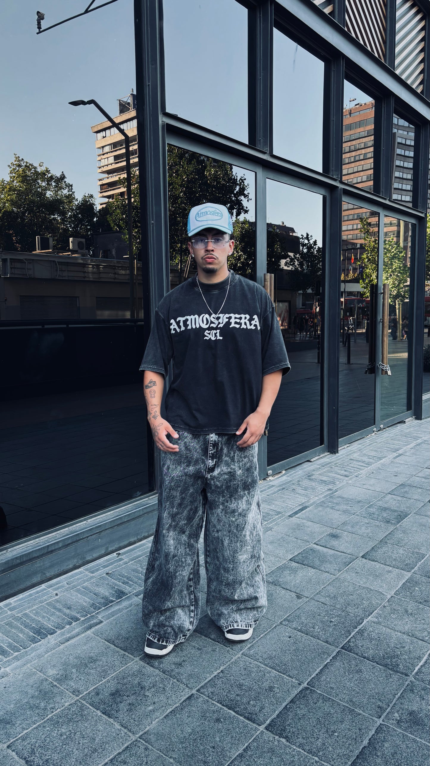 Polera Boxy Fit Atmosfera Crux Nior Grabillada