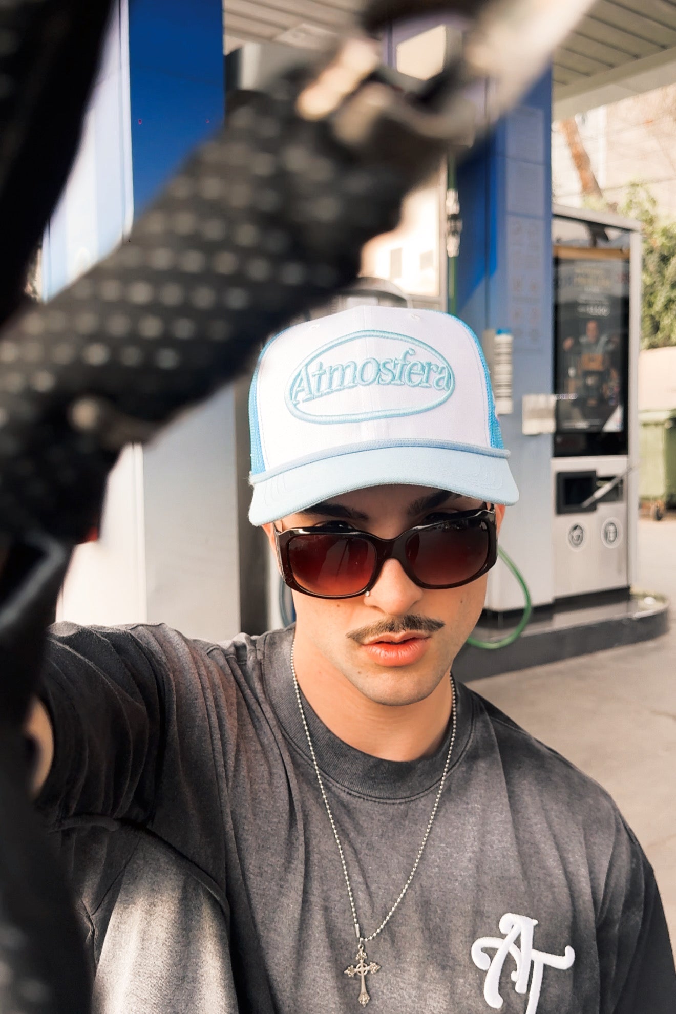 Gorra Atmosfera Eclipse Celeste con Blanco
