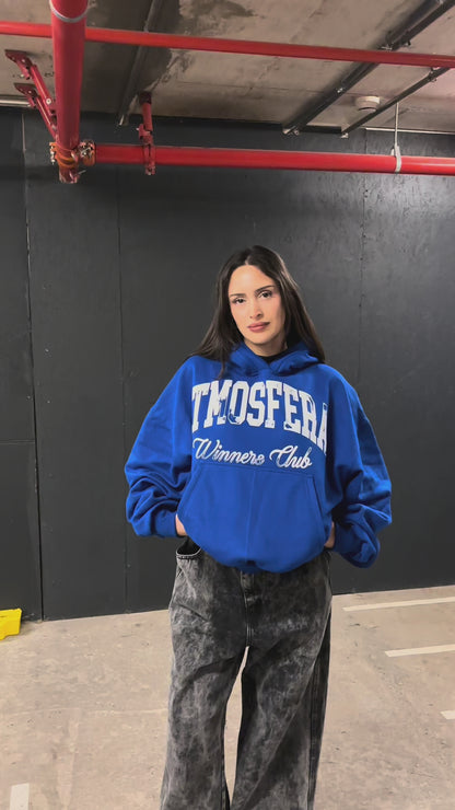 Poleron Boxy Fit Atmosfera Winniers Club Azul Rey.                      PRE - ORDEN 15 Días Hábiles